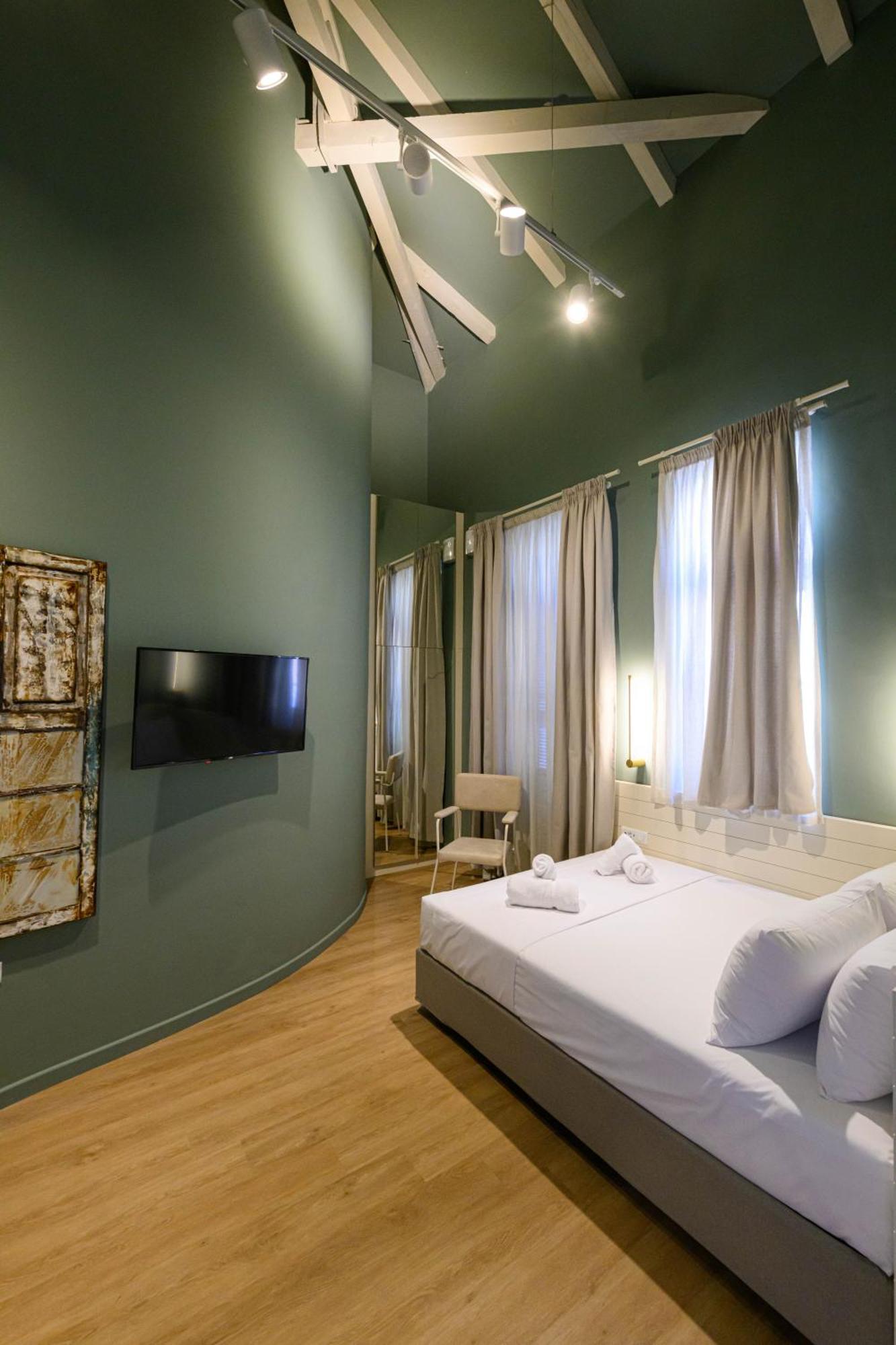 Blueblood - The Rooms Kalamata Esterno foto