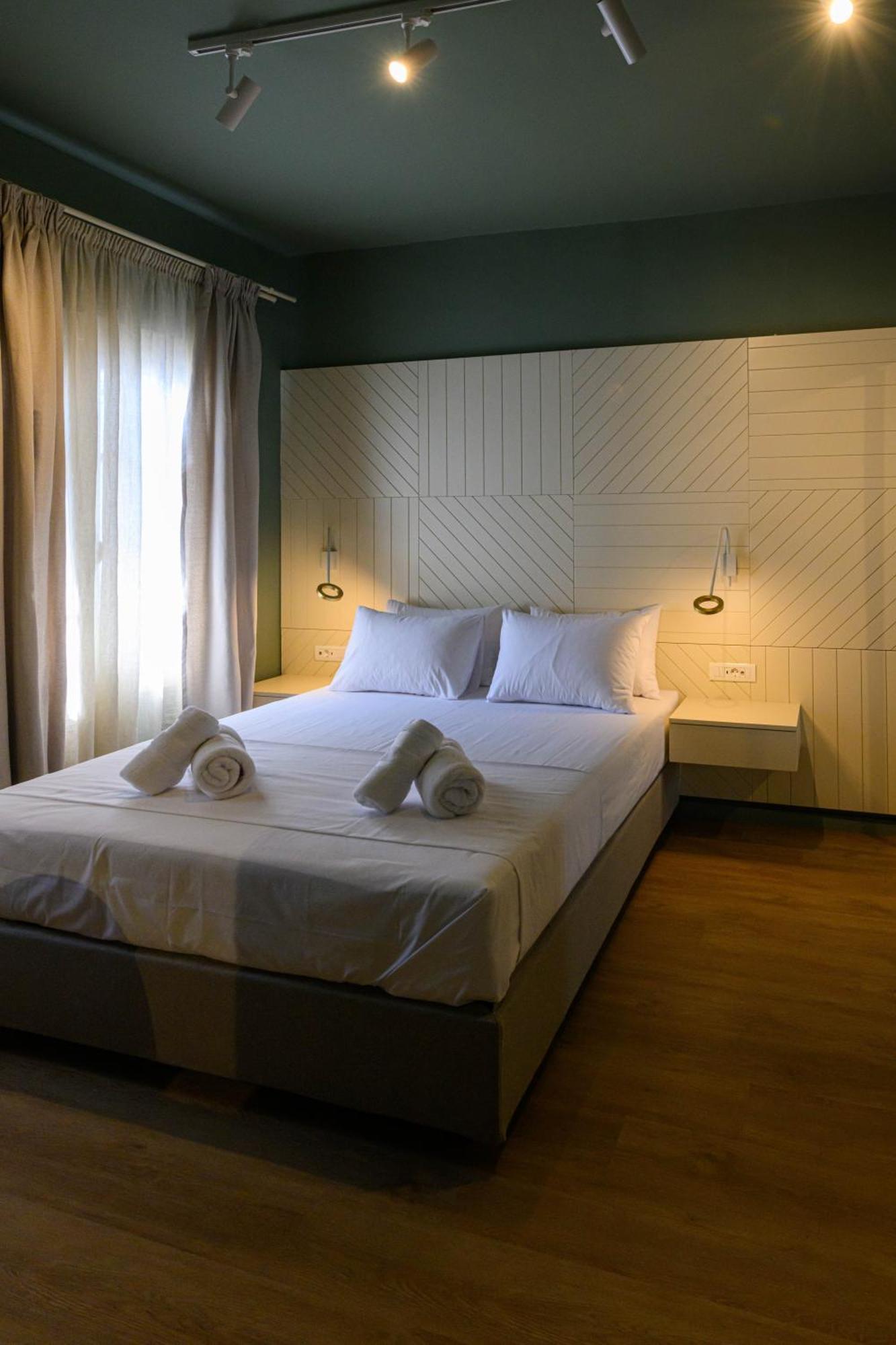 Blueblood - The Rooms Kalamata Esterno foto